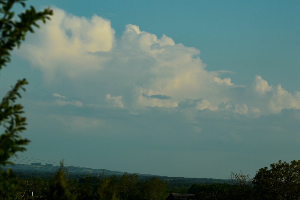 Cumulonimbus en formation 1.jpg