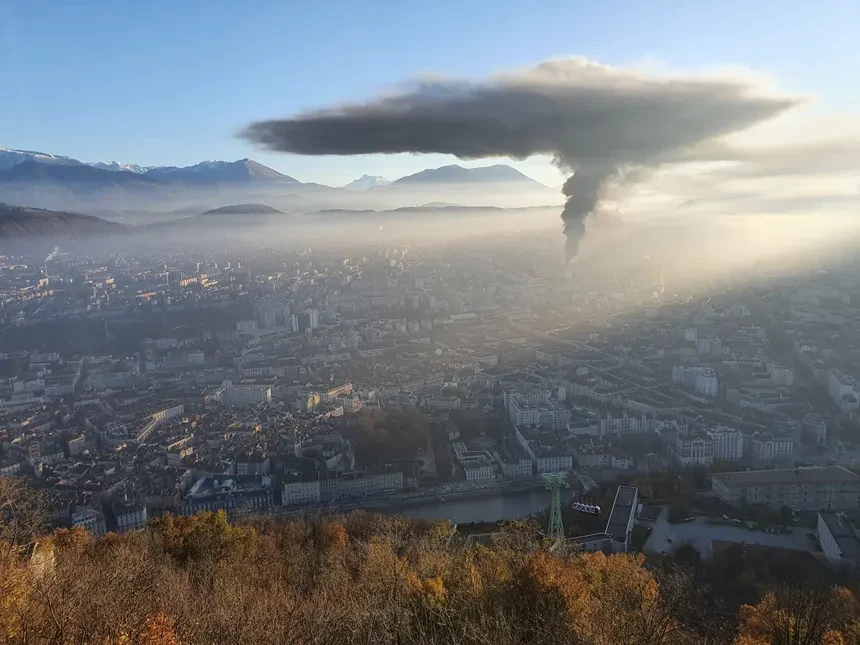 860_incendie_grenoble_2.webp.6a66b59b707c79292bffc5517e34d6ea.webp