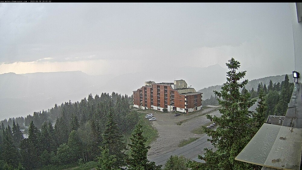 webcam-chamrousse.thumb.jpg.ba36d84db83fc8b15f25f31c527c6019.jpg