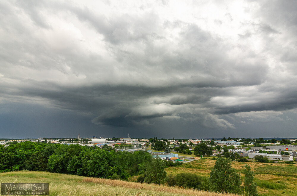 20230619_20h25_supercell1.thumb.jpg.7ce0321f13b7d298a792695e72d8c7ed.jpg