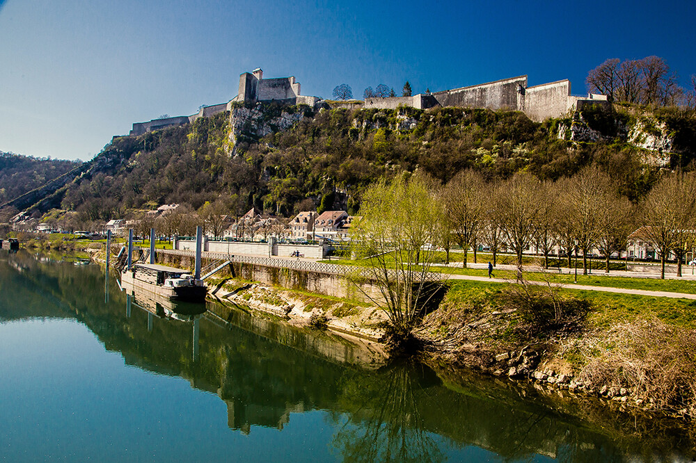 Vue-de-la-Citadelle-depuis-rivotte-2.jpg.46d3737782de8e5d405a7bd1dad1df8b.jpg